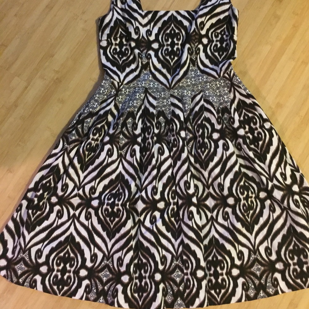 Eva Mendes fit ad flare with pockets